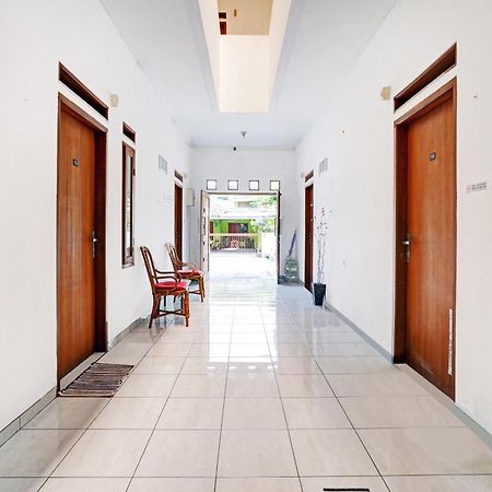 Oyo 1932 Srimahi Residence Bandung Exterior photo