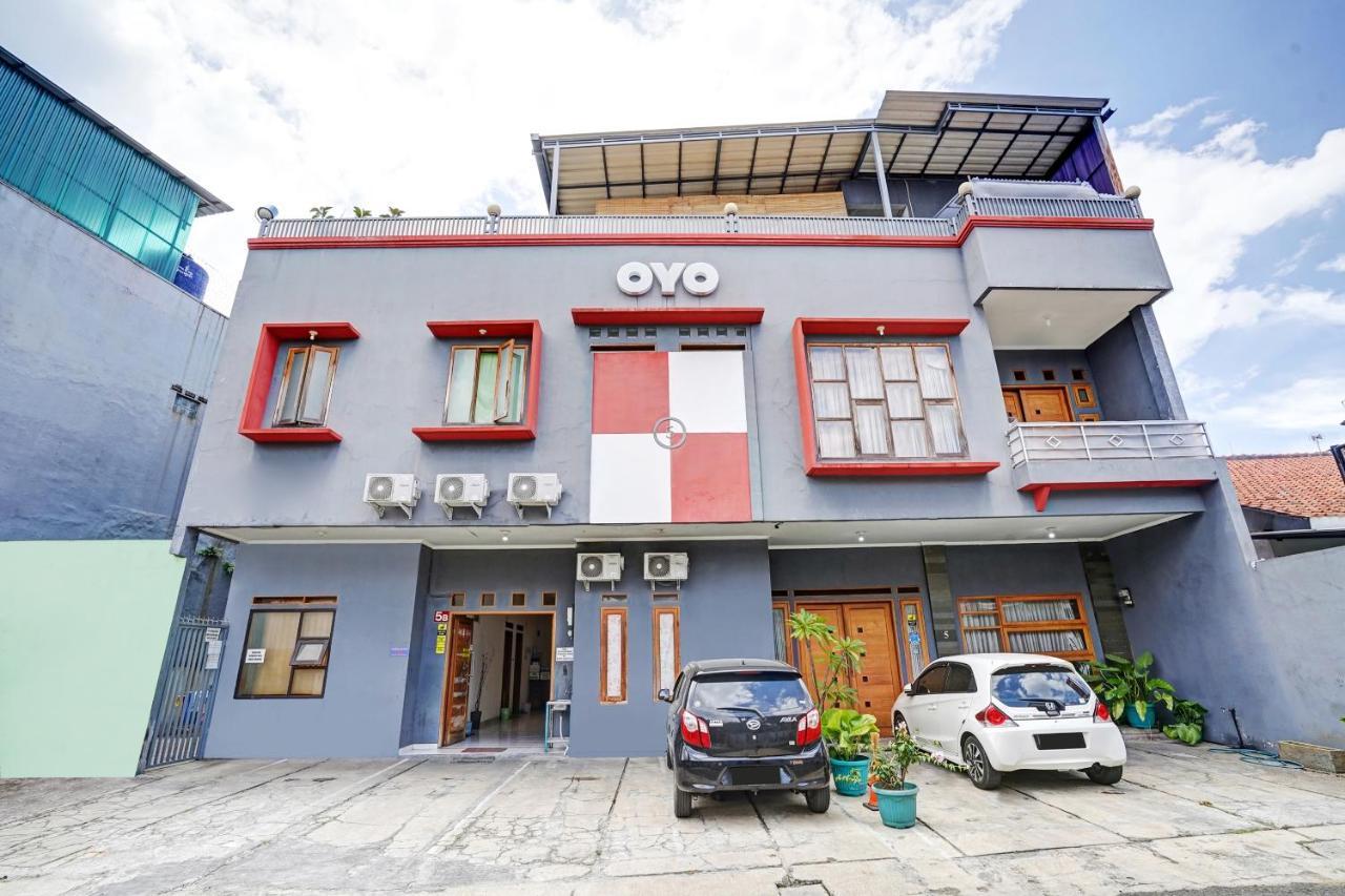 Oyo 1932 Srimahi Residence Bandung Exterior photo